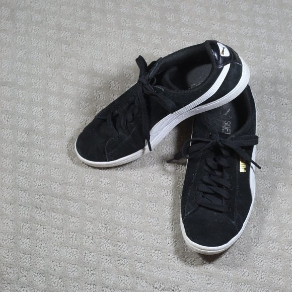 Puma Size 9 Black Suede with White Stripe and Gold Logo - Picture 1 of 9